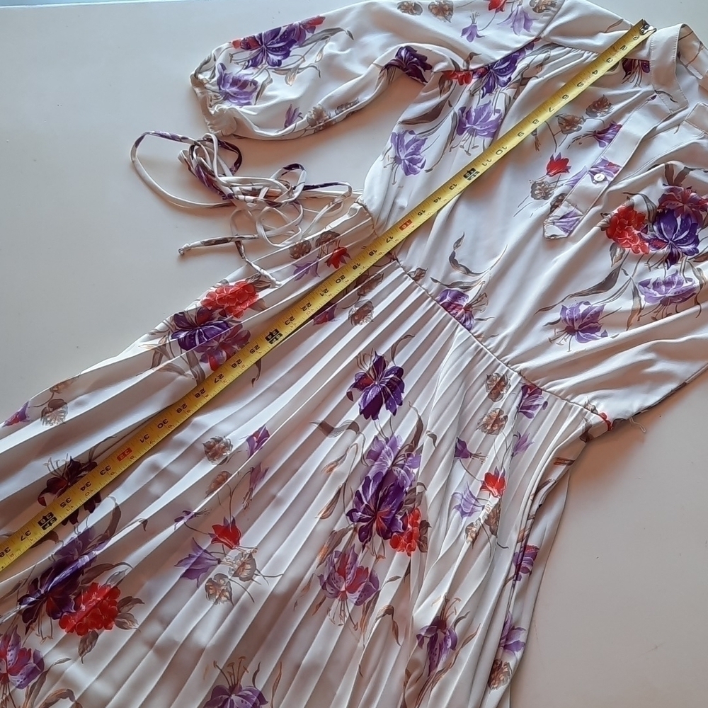 Vintage 1970s Cream Purple Floral Pleated Tie Waist Midi Dress Medium - Picture 10 of 11